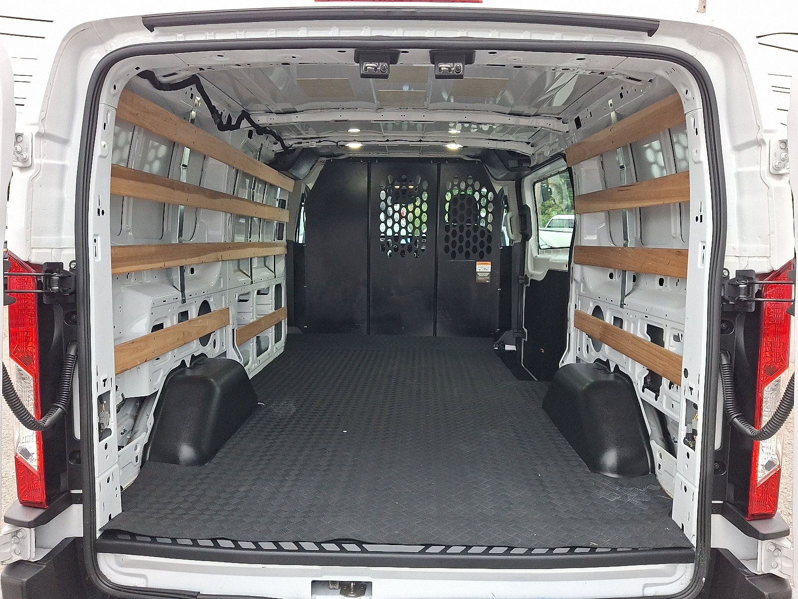 Used 2025 Ford Transit 250 Low Roof w/ Exterior Upgrade Package RWD image 28