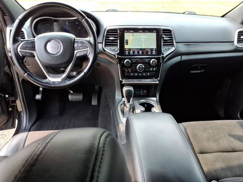 Used 2021 Jeep Grand Cherokee Laredo X AWD/4WD image 12