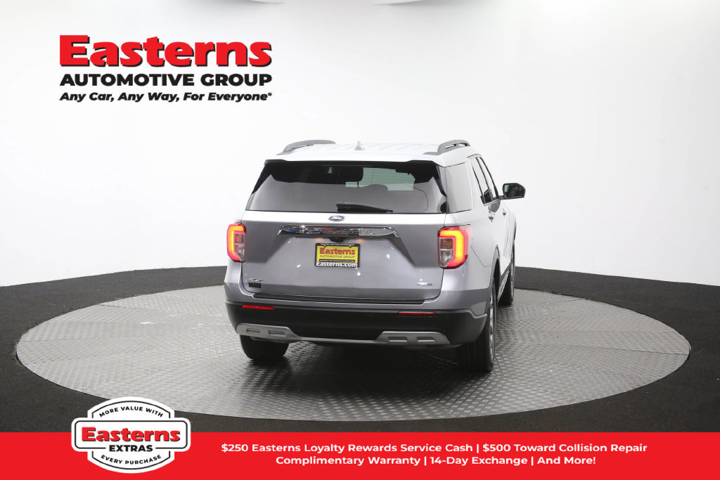 Used 2020 Ford Explorer XLT w/ Equipment Group 202A AWD/4WD image 39