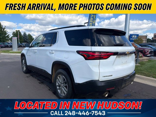 Used 2023 Chevrolet Traverse LT FWD image 2