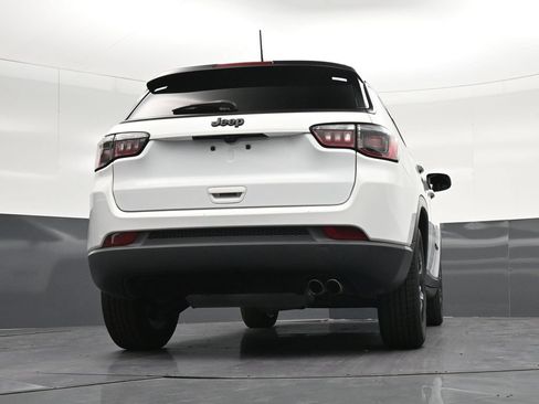 Used 2022 Jeep Compass Latitude FWD image 28