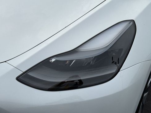 Used 2024 Tesla Model Y Long Range AWD/4WD image 8
