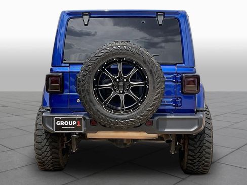 Used 2019 Jeep Wrangler Unlimited Sahara w/ Uconnect 4C Nav & Sound Group AWD/4WD image 5