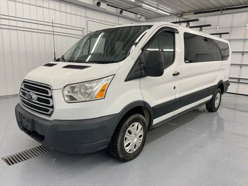 Used 2015 Ford Transit 350 XLT image 9