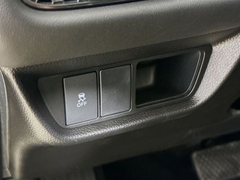 New 2026 Honda HR-V LX image 9