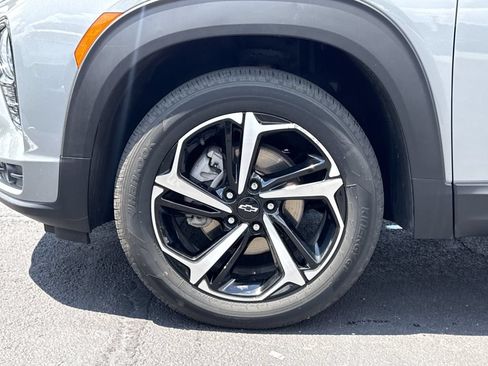 Used 2023 Chevrolet TrailBlazer RS w/ Convenience Package AWD/4WD image 9