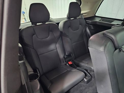 Used 2016 Volvo XC90 T6 Momentum AWD/4WD image 18