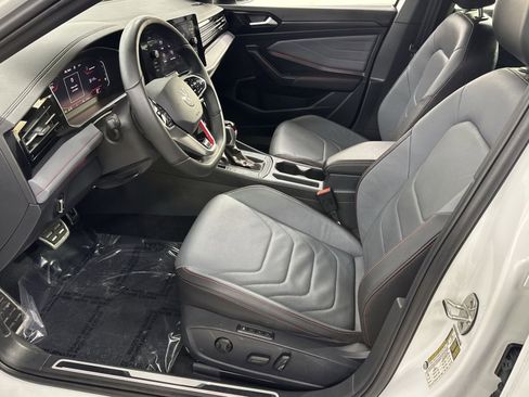 Used 2025 Volkswagen Jetta GLI Autobahn image 2