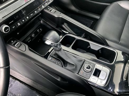 Used 2025 Kia Telluride S AWD/4WD image 17