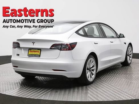 Used 2023 Tesla Model 3 Standard Range image 5