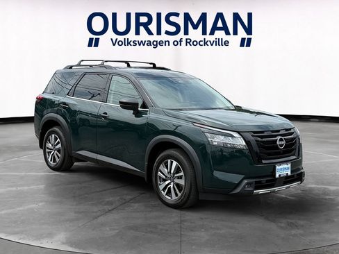 Used 2023 Nissan Pathfinder SL w/ Black Appearance Package AWD/4WD image 1