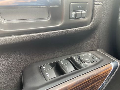 Used 2022 Chevrolet Silverado 2500 High Country AWD/4WD image 39