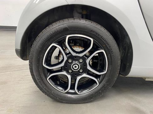Used 2019 smart fortwo electric drive RWD image 17