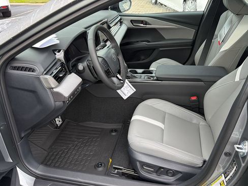 New 2026 Toyota Camry SE FWD image 10