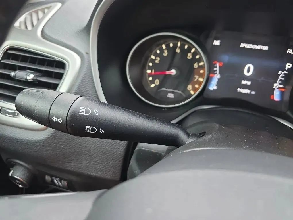 Used 2018 Jeep Compass Latitude w/ Popular Equipment Group AWD/4WD image 21
