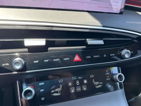 New 2026 Genesis GV70 2.5T Select AWD/4WD image 23