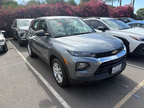 Used 2022 Chevrolet TrailBlazer LS FWD image 3
