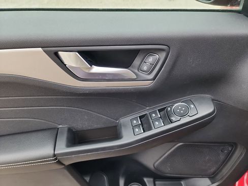 Used 2022 Ford Escape SEL image 13