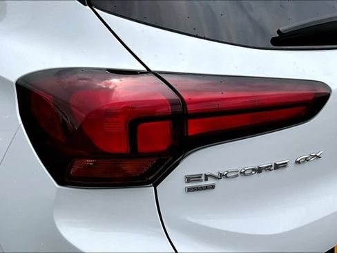 Used 2021 Buick Encore GX Preferred w/ Cold Weather Comfort Package AWD/4WD image 22