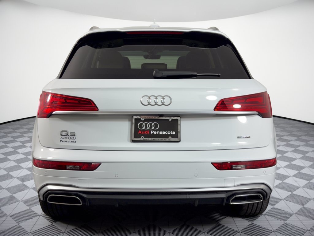 Used 2024 Audi Q5 e Premium w/ Convenience Package AWD/4WD image 11