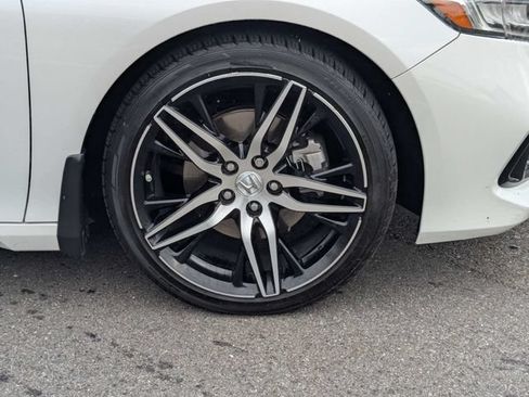 Used 2022 Honda Accord Touring image 11