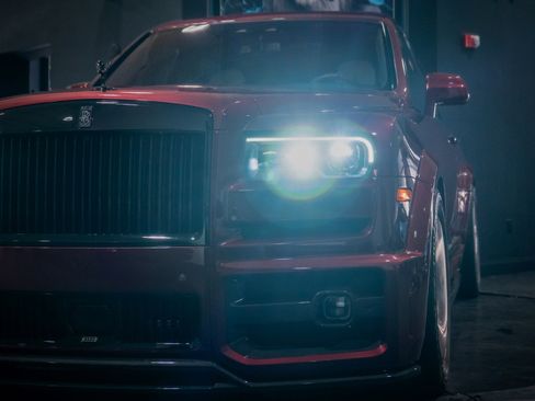 Used 2022 Rolls-Royce Cullinan Black Badge w/ Dark Exterior Package image 16