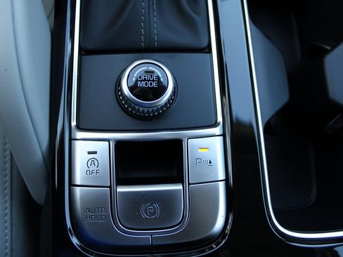 New 2025 Kia Telluride S image 32