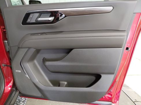 New 2026 Chevrolet Suburban Z71 w/ Z71 Off-Road Package AWD/4WD image 20