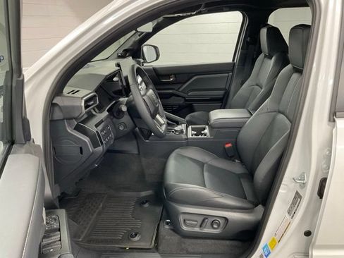 Used 2026 Toyota 4Runner Limited AWD/4WD image 26