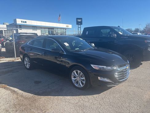 Used 2025 Chevrolet Malibu LT image 9