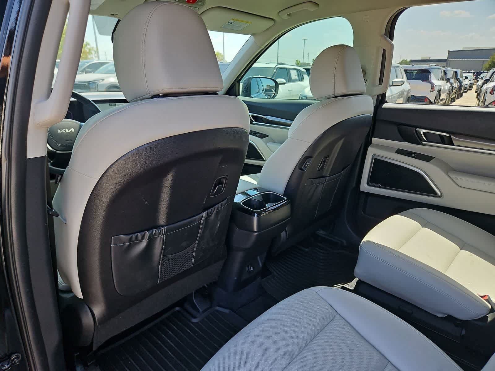 Certified 2024 Kia Telluride S FWD image 18
