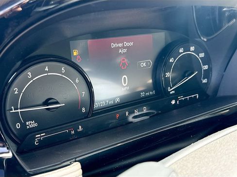 Used 2021 Lincoln Corsair FWD image 12