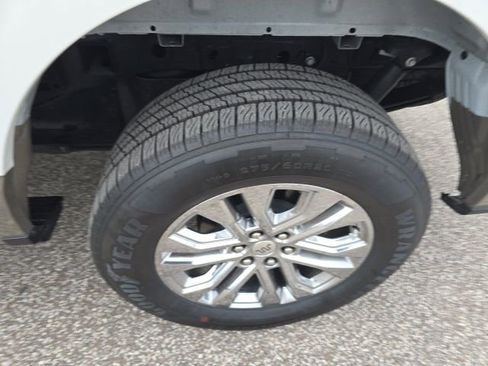 Used 2025 Ford F150 King Ranch w/ FX4 Off-Road Package image 7