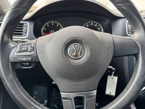 Used 2013 Volkswagen Jetta SE image 16