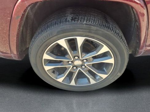 Used 2017 Jeep Grand Cherokee Overland AWD/4WD image 7