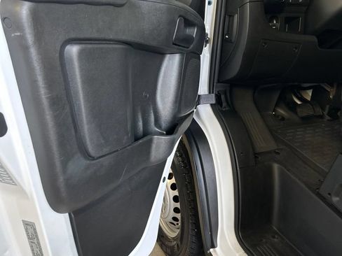 Used 2025 RAM ProMaster 2500 w/ U-Haul Equipment Group FWD image 5
