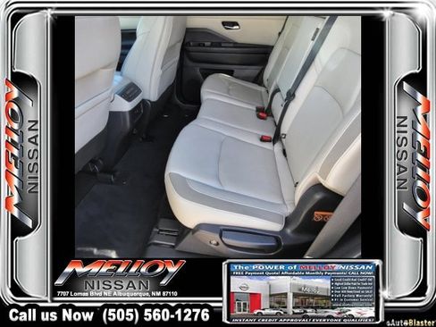 Used 2023 Nissan Pathfinder SL image 9