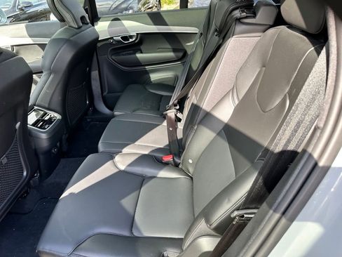 Used 2024 Volvo XC90 B5 Core image 11