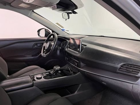 Used 2024 Nissan Rogue S AWD/4WD image 11