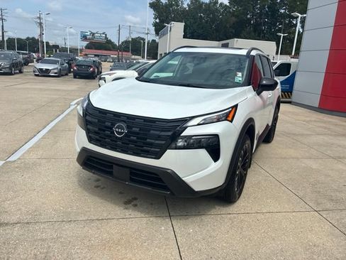 Used 2026 Nissan Rogue Dark Armor FWD image 3