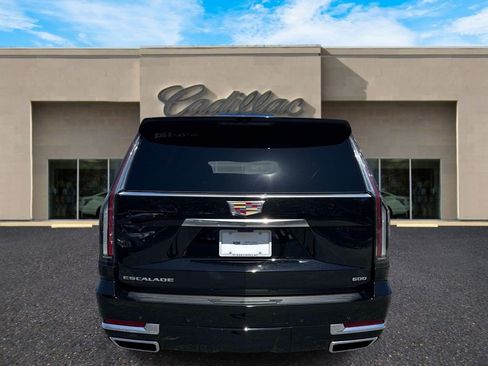 Certified 2025 Cadillac Escalade Premium Luxury w/ Touring Package AWD/4WD image 4