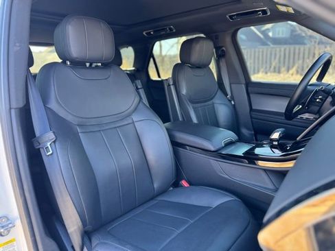 Used 2025 Land Rover Range Rover Sport SE image 20