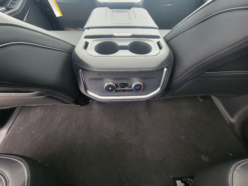 New 2026 Ford Expedition Platinum w/ Stealth Performance Package image 27