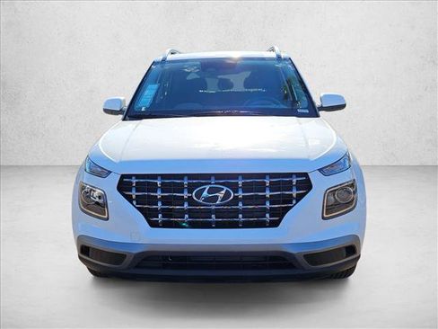 New 2026 Hyundai Venue SEL FWD image 3