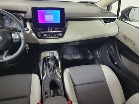 Used 2025 Toyota Corolla LE image 17