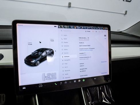 Used 2018 Tesla Model 3 Performance image 26