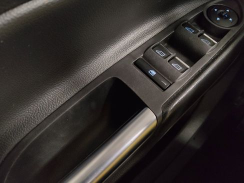 Used 2019 Ford Escape SE FWD image 27