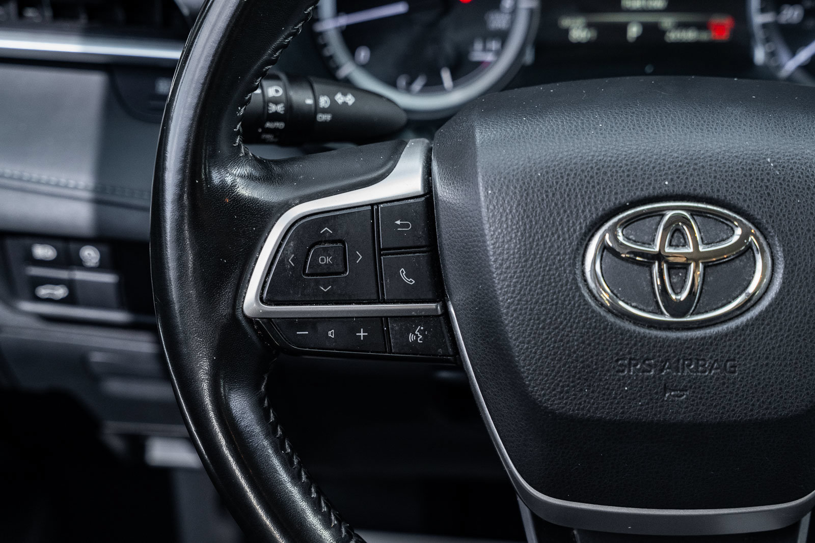 Used 2024 Toyota Highlander LE FWD image 25