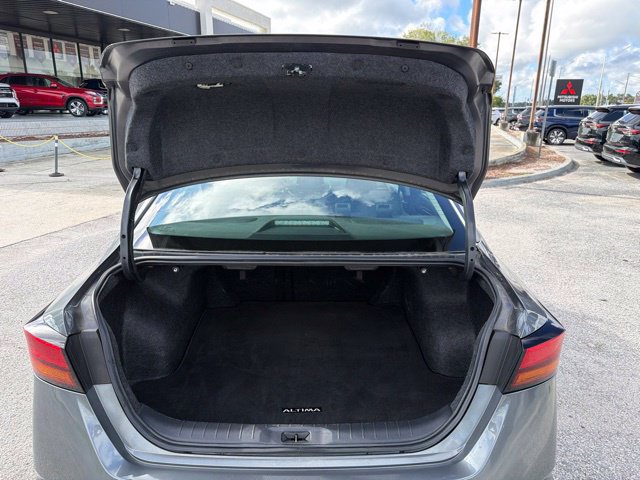 Used 2025 Nissan Altima 2.5 SV FWD image 15