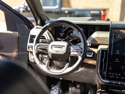 Used 2026 GMC Yukon Denali Ultimate AWD/4WD image 39